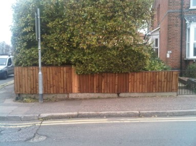 Fencing repairs by Loughton Handyman in the Loughton, Chigwell and Debden areas.
